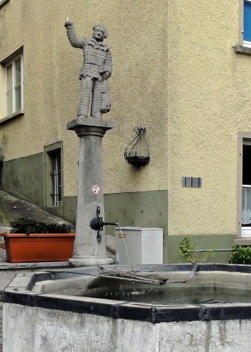 Laufenburg Brunnen 700
