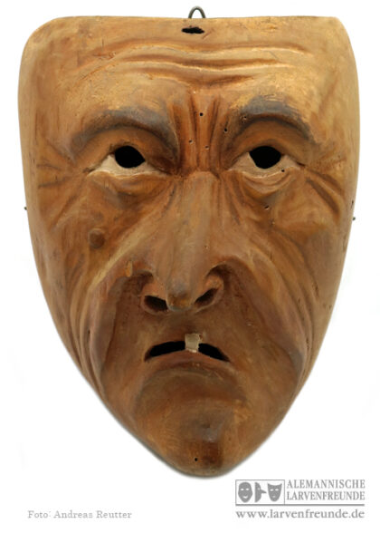 Holzmaske Kriens Charaktermaske Hertling Maskenmuseum