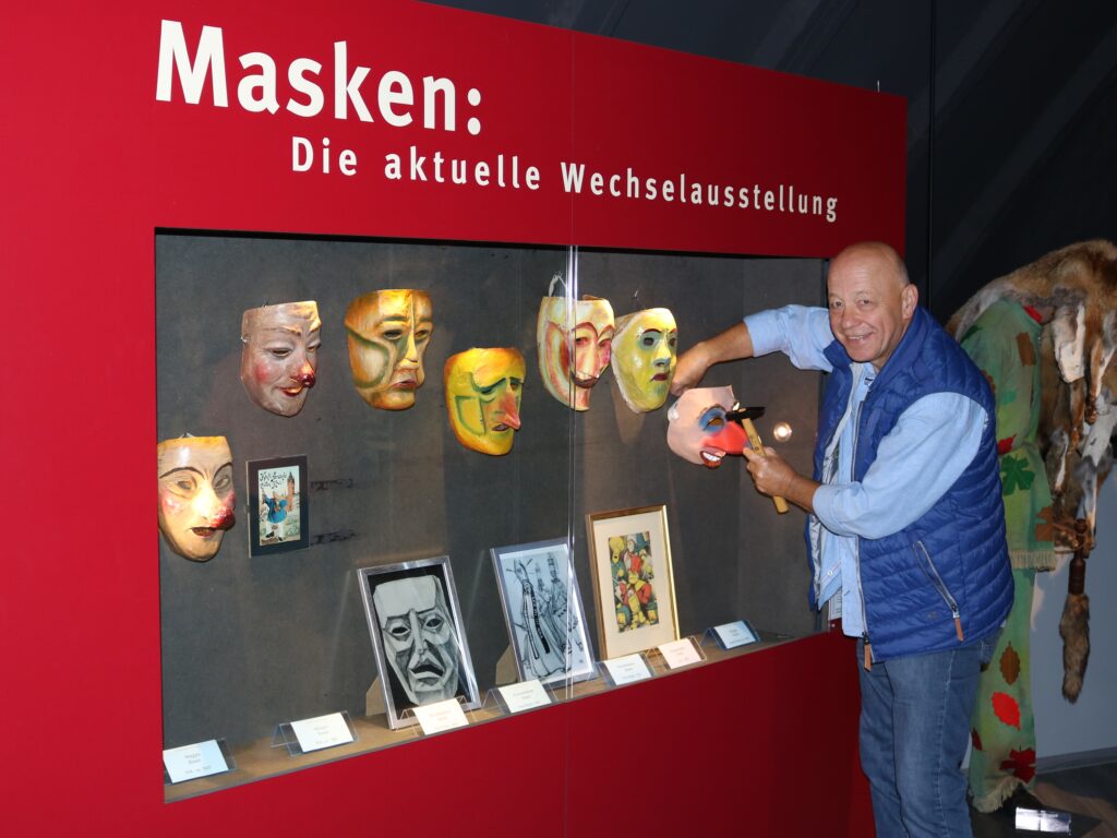 Narrenscopf Ausstellung Basel Wechselvitrine