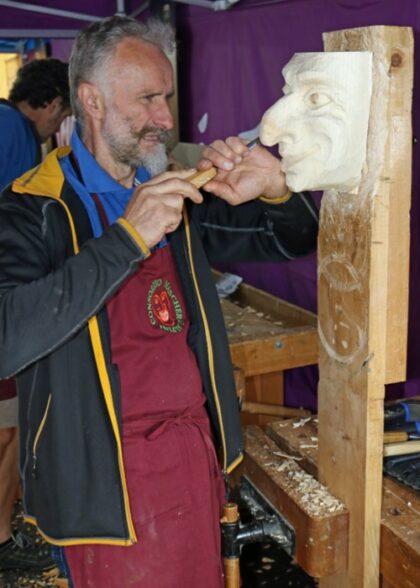 Plozzer Sauris Bildhauer Maskenschnitzer