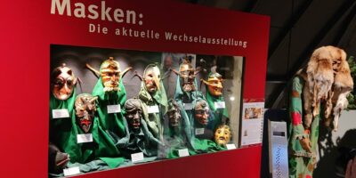 Sonderausstellung im Narrenschopf: Zum Gedenken an den Larvenschnitzer Bernhard Schätzle