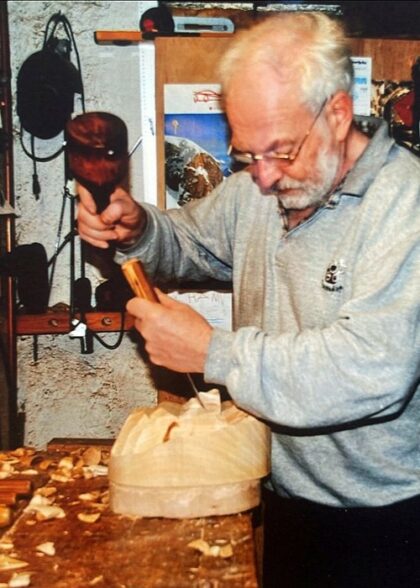 Schätzle Elzach, Bildhauer Larvenschnitzer