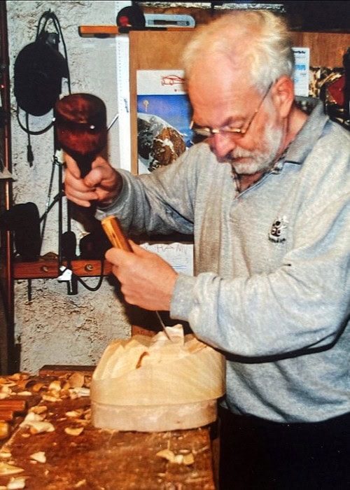 Schätzle Elzach, Bildhauer Larvenschnitzer
